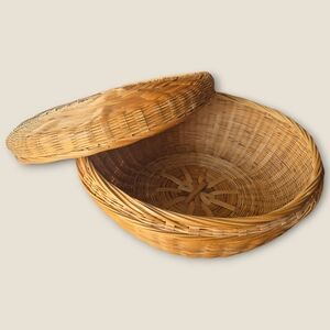 Vintage 7" Round Woven Basket with Lid